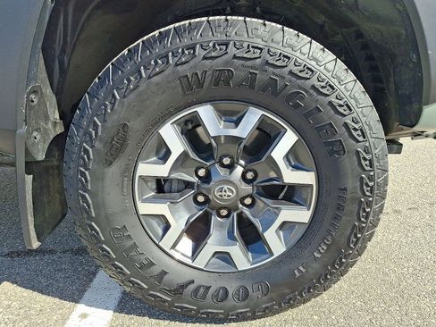 Certified 2023 Toyota Tacoma TRD Off-Road w/ TRD Premium Off Road Package image 8