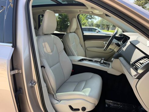 Certified 2023 Volvo XC90 B6 Plus AWD/4WD image 10