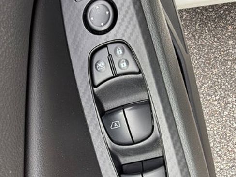 Used 2023 Nissan Altima 2.5 S FWD image 12