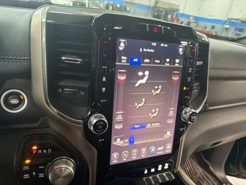 Used 2019 RAM 1500 Laramie AWD/4WD image 12