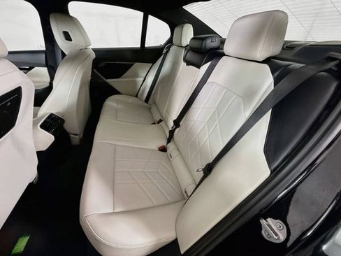 Used 2024 BMW 530i w/ Premium Package RWD image 26