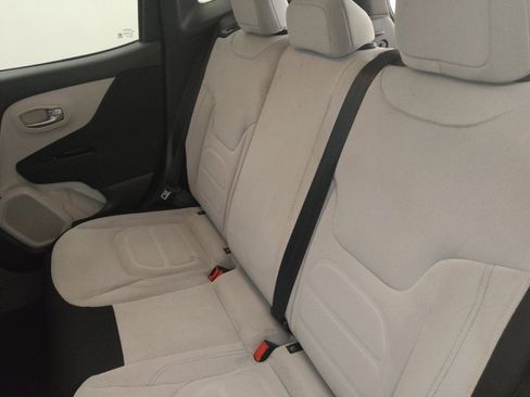 Used 2020 Jeep Renegade Latitude w/ Safety & Security Group II FWD image 18