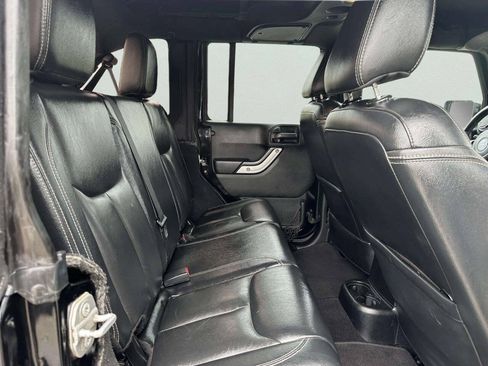 Used 2015 Jeep Wrangler Unlimited Rubicon w/ Dual Top Group AWD/4WD image 15