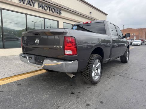 Used 2019 RAM 1500 Classic SLT AWD/4WD image 3