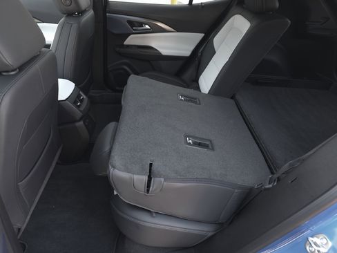 Used 2024 Chevrolet Equinox EV LT w/ Active Safety Package 3 image 38