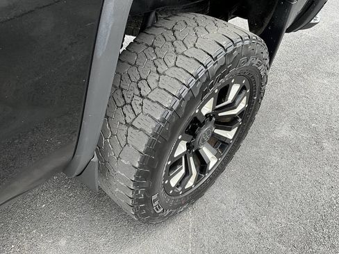 Used 2017 GMC Sierra 2500 Denali AWD/4WD image 37