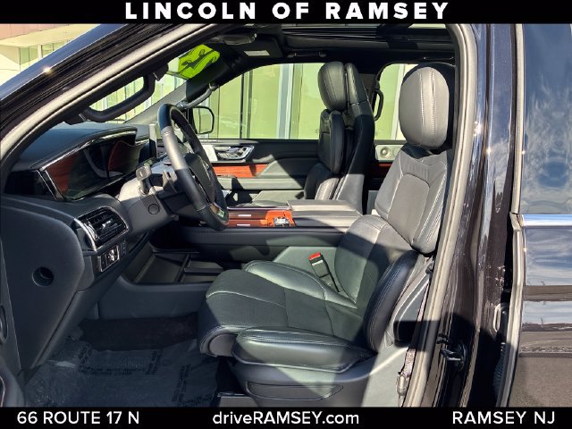 Certified 2023 Lincoln Navigator Reserve AWD/4WD image 11