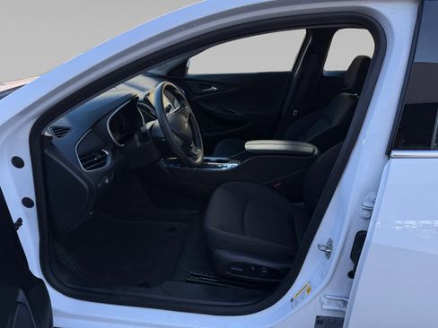 Used 2024 Chevrolet Malibu LT image 9