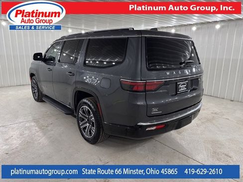 Used 2022 Jeep Wagoneer Series III image 3