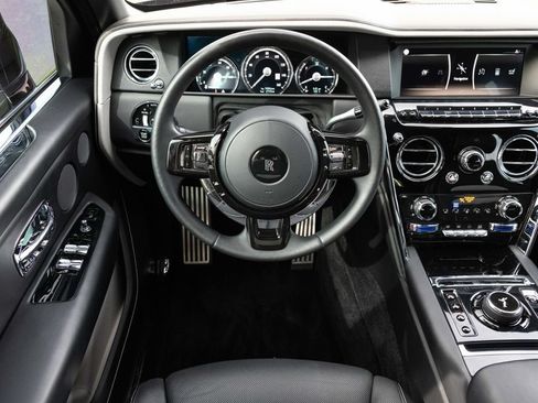 Certified 2021 Rolls-Royce Cullinan AWD/4WD image 3