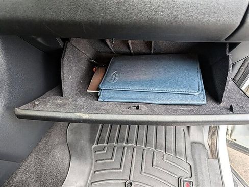 Used 2016 Land Rover LR4 HSE image 34