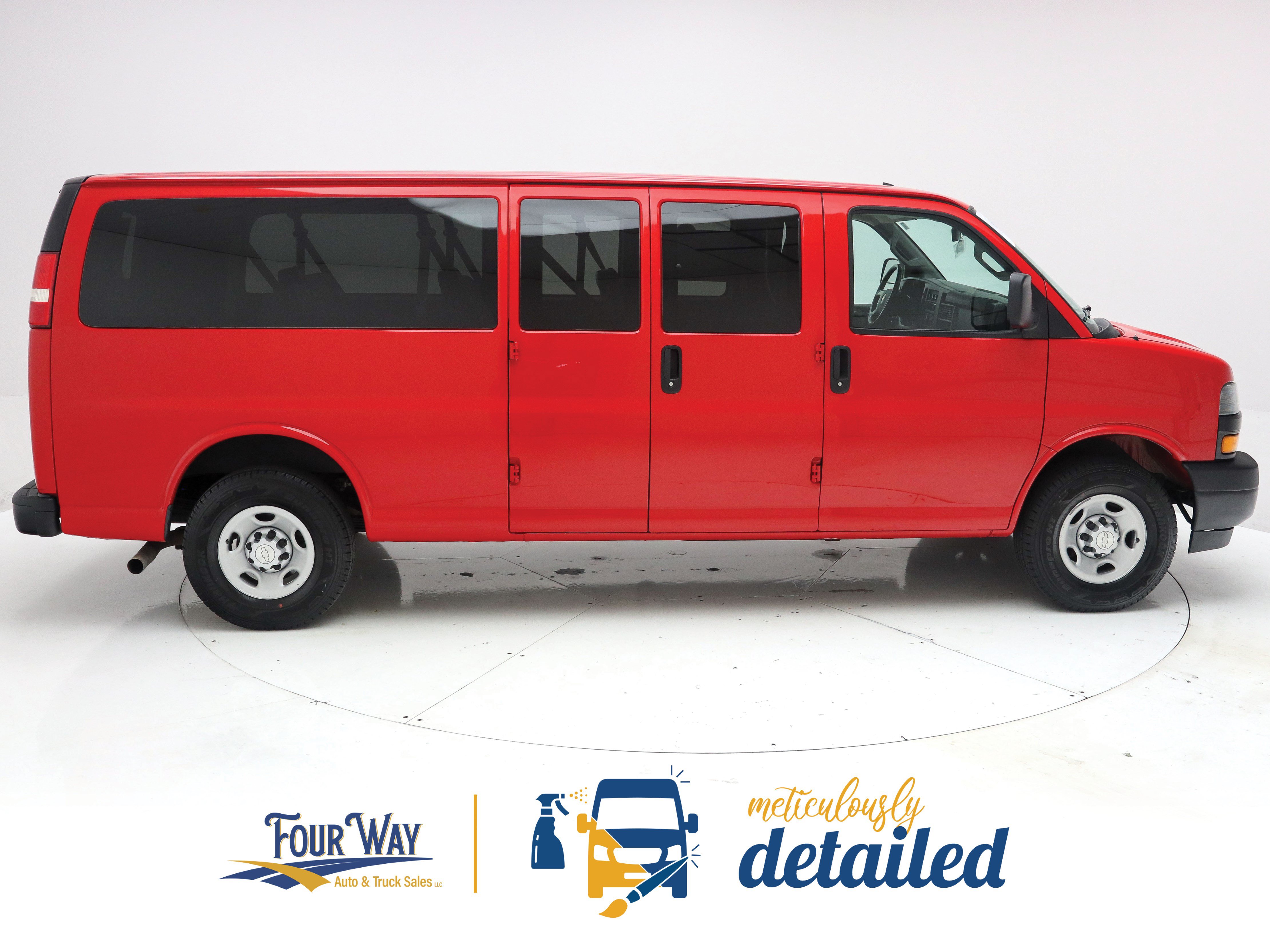 Used 2019 Chevrolet Express 3500 LS RWD image 2