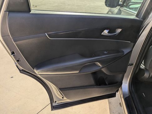 Used 2018 Kia Sorento L image 15