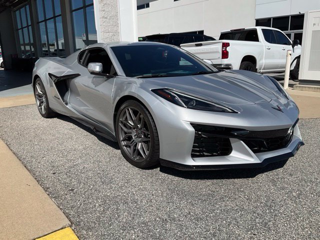 Used 2026 Chevrolet Corvette Z06 RWD image 3