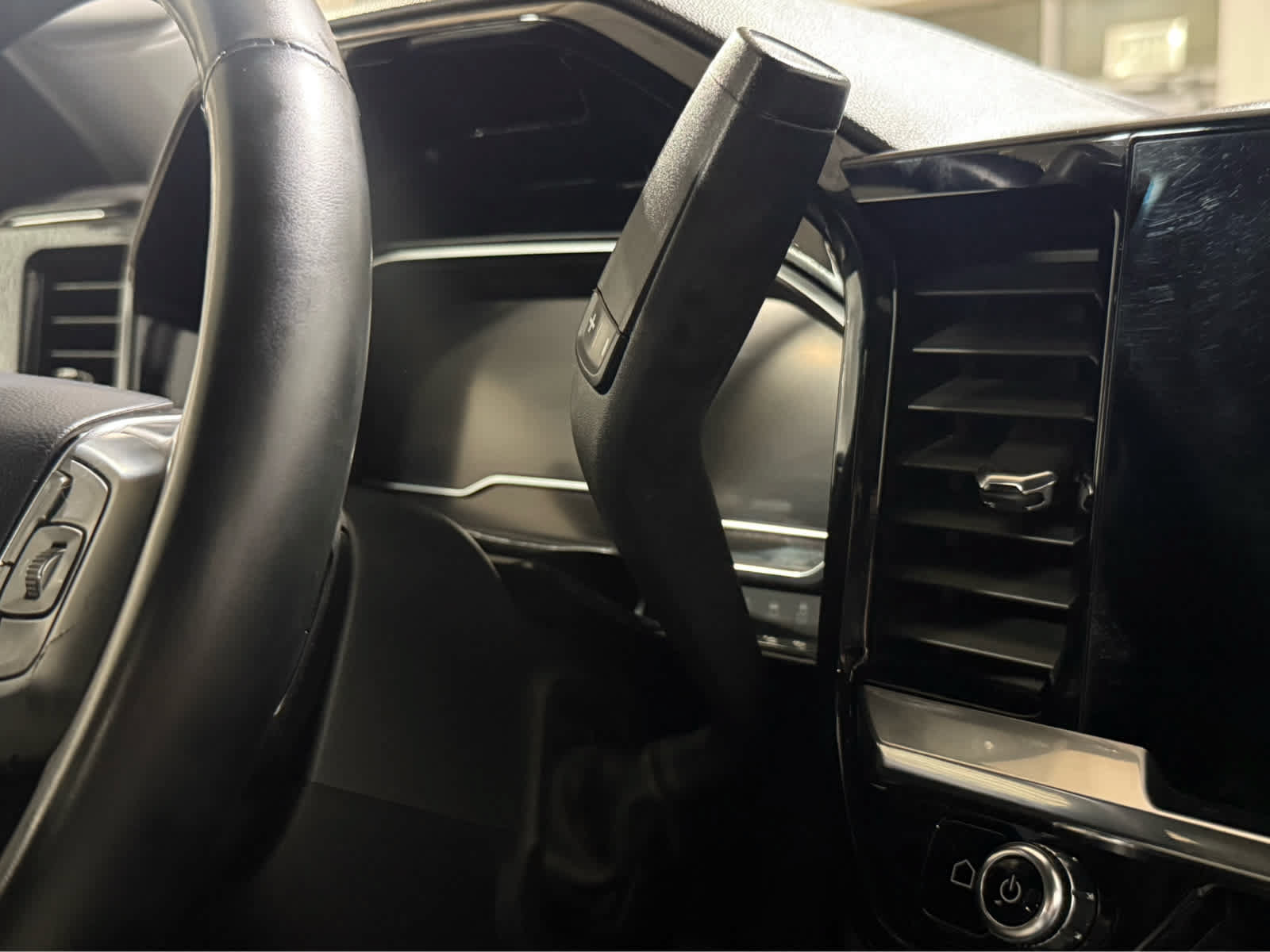 Used 2024 GMC Sierra 1500 SLE AWD/4WD image 25