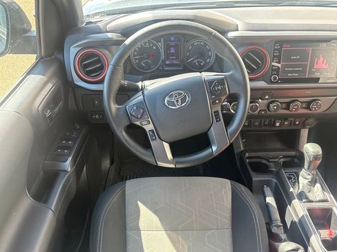 Used 2020 Toyota Tacoma TRD Off-Road w/ Technology Package image 2