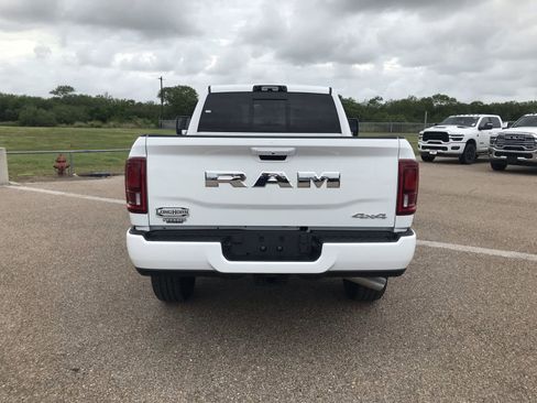 New 2025 RAM 2500 Limited AWD/4WD image 9