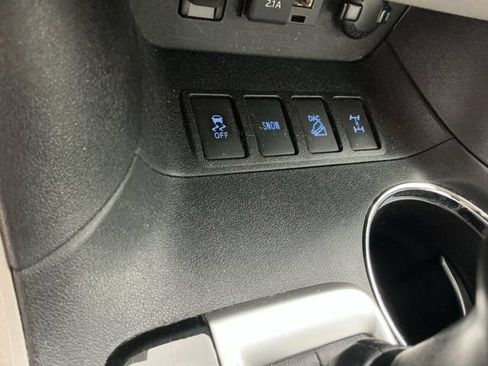 Used 2019 Toyota Highlander XLE AWD/4WD image 31