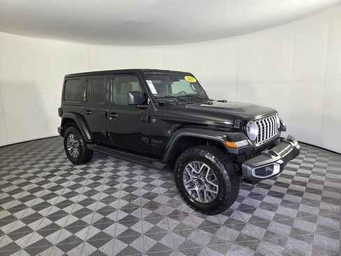 Certified 2025 Jeep Wrangler Sahara image 2