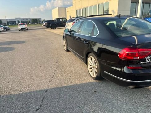 Used 2016 Volkswagen Passat 3.6 SEL Premium FWD image 4