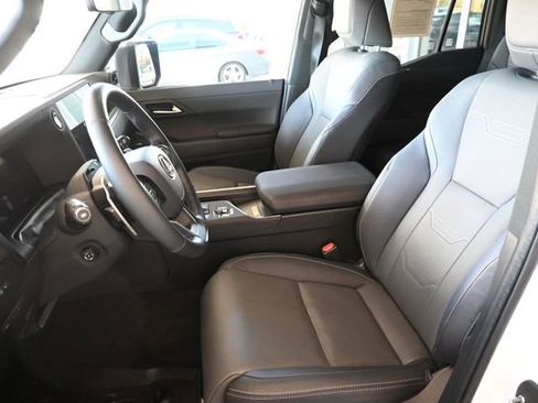 Used 2024 Lexus GX 550 image 9