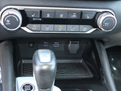 Used 2024 Nissan Altima 2.5 SV w/ SV Premium Package FWD image 28