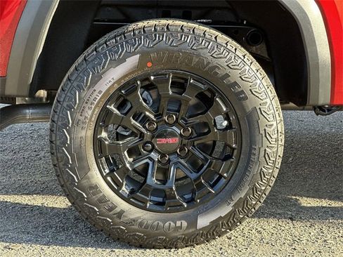 New 2026 GMC Canyon Elevation w/ Convenience Package image 29