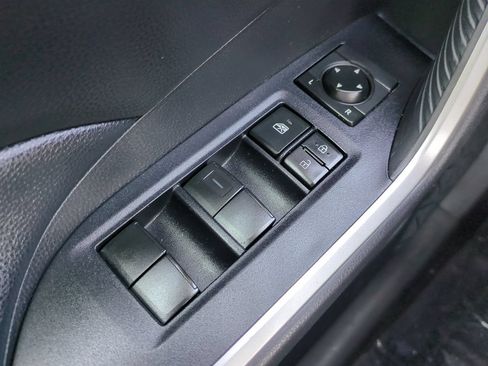 Used 2020 Toyota RAV4 XLE FWD image 22