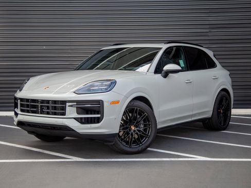 Certified 2026 Porsche Cayenne AWD/4WD image 1