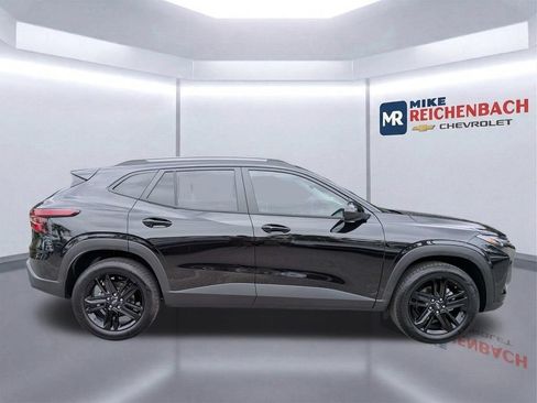 Used 2026 Chevrolet Trax ACTIV FWD image 3