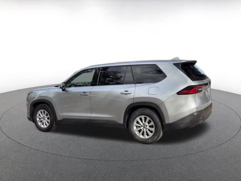 Used 2025 Toyota Grand Highlander FWD image 10