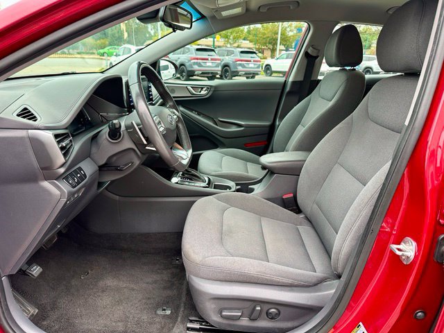 Used 2020 Hyundai Ioniq SE FWD image 12