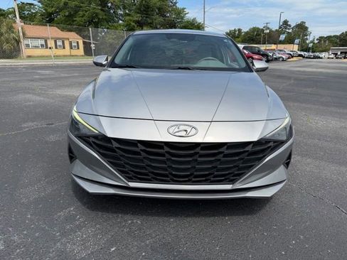 Used 2022 Hyundai Elantra SEL w/ Cargo Package FWD image 5