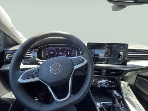 Used 2025 Volkswagen Jetta SEL FWD image 24