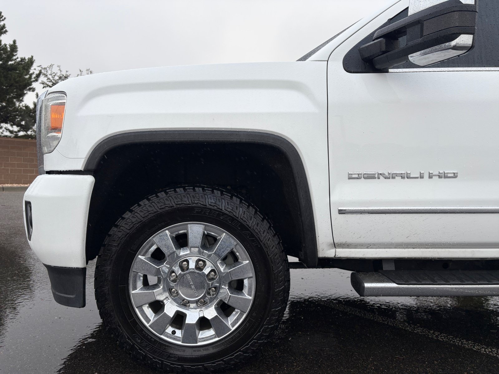 Used 2019 GMC Sierra 2500 Denali w/ Duramax Plus Package AWD/4WD image 11