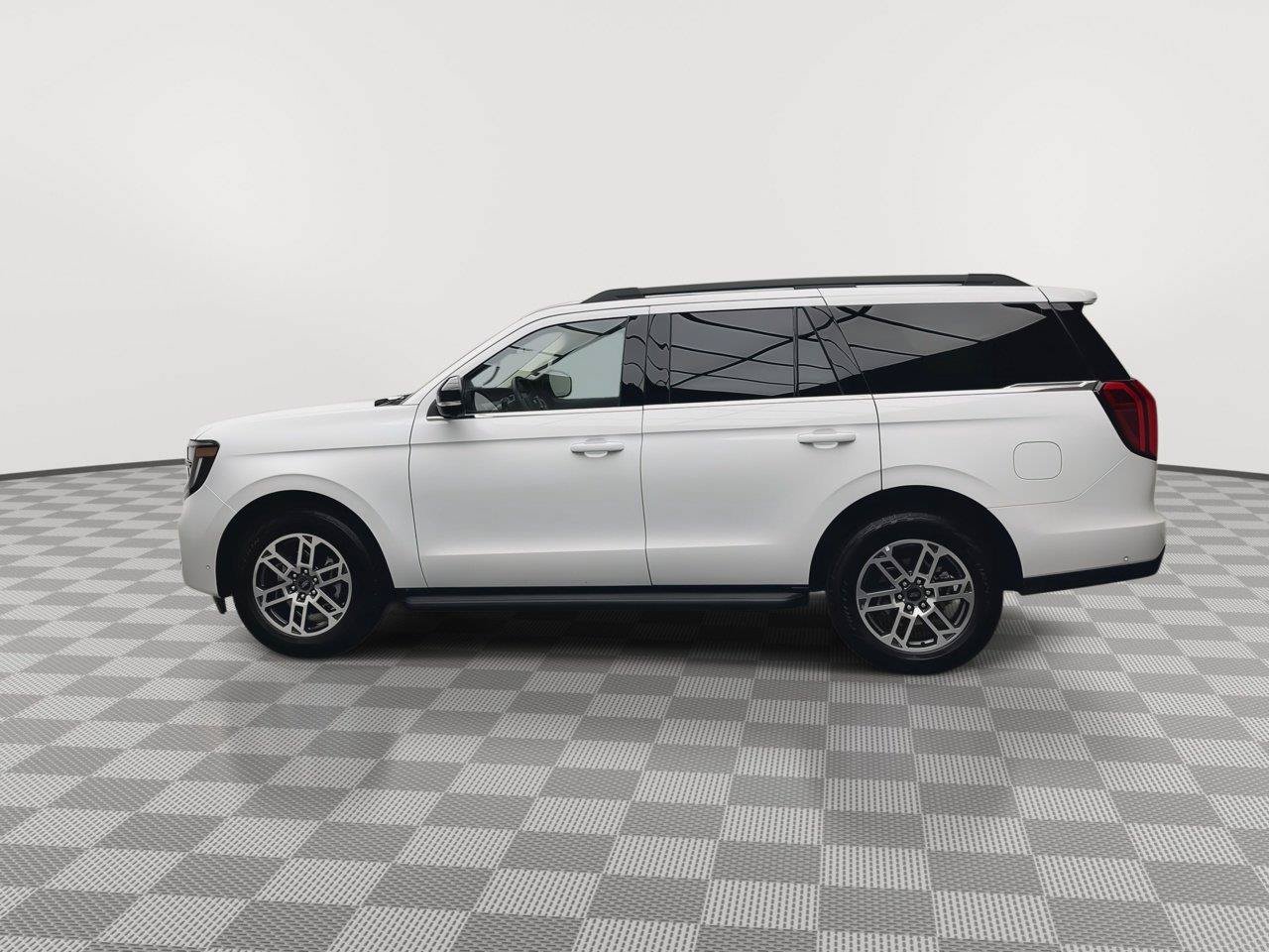 Certified 2025 Ford Expedition Active AWD/4WD image 42