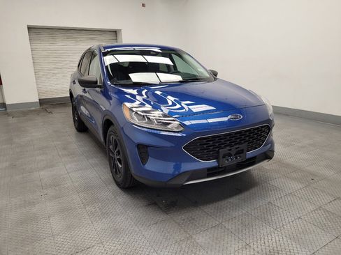 Used 2022 Ford Escape SE FWD image 13