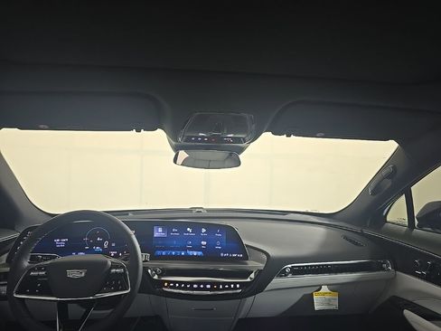 Certified 2025 Cadillac Lyriq Sport image 7