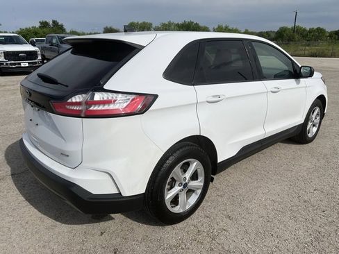Used 2022 Ford Edge SE image 8