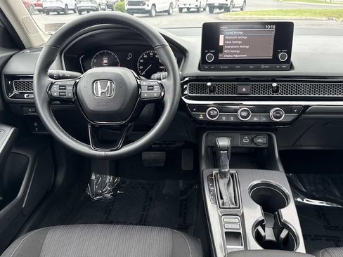 Used 2023 Honda Civic EX image 3