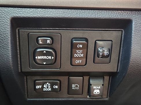 Used 2019 Toyota Tundra SR5 image 24