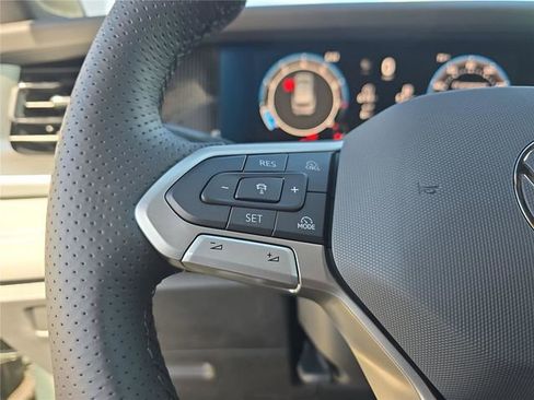 New 2026 Volkswagen Tiguan SE R-Line image 21