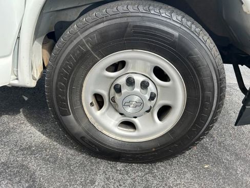 Used 2017 Chevrolet Express 2500 Work Van image 31