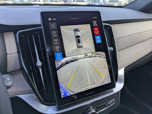 New 2026 Volvo XC90 B6 Plus w/ Protection Package Premier image 10