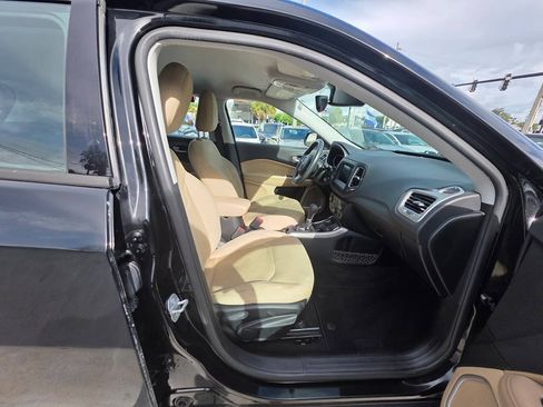 Used 2018 Jeep Compass Sport w/ Tech Group AWD/4WD image 18
