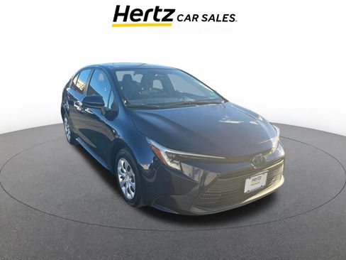 Used 2025 Toyota Corolla LE image 1