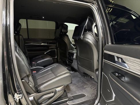 Used 2022 Jeep Wagoneer Series III w/ Rear Seat Video Group 1 image 64