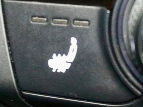 Used 2017 Audi A3 e-tron Premium Plus w/ Technology Package image 23