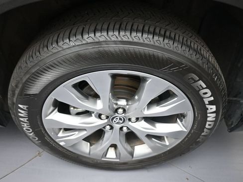 Certified 2024 Toyota Grand Highlander AWD image 15