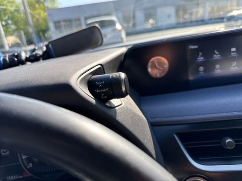 Used 2019 Lexus UX 200 w/ Premium Package FWD image 35
